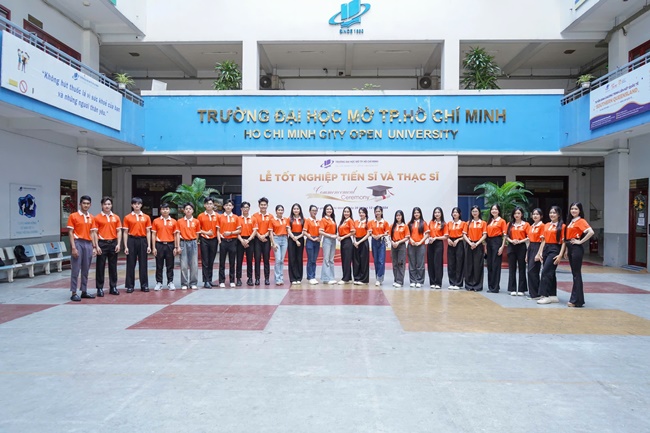 top-30-thi-sinh-net-dep-sinh-vien-den-tham-mai-am-long-hoa-va-lop-hoc-tinh-thuong-phu-my-tgnguoinoitieng 4