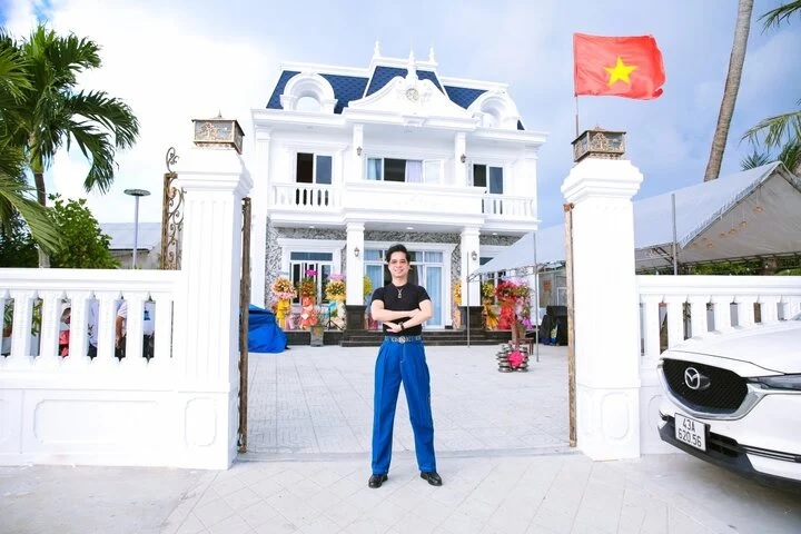 Ca sĩ Ngọc Sơn xây nhà từ đường rộng 500m2 ở quê Quảng Nam