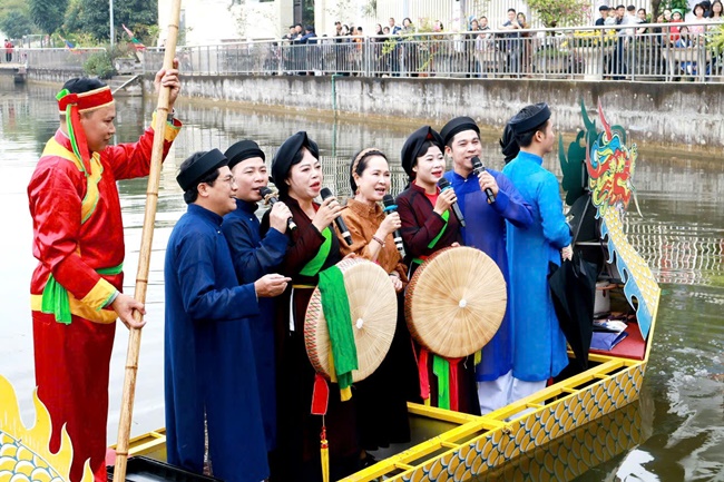 le-hoi-chua-kim-son--lang-qua-cam-suc-song-di-san-tu-mien-dat-quan-ho-tgnguoinoitieng 1