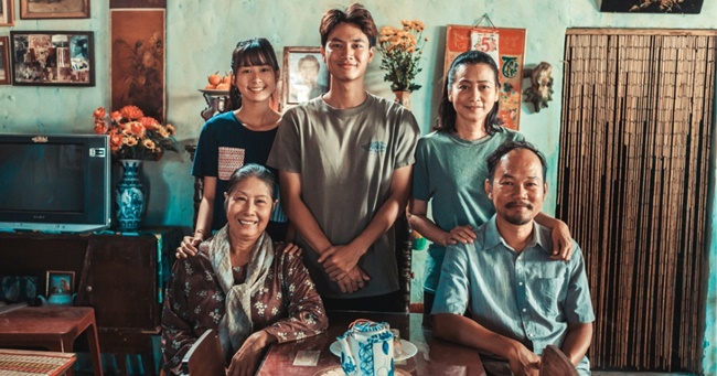 phim-lat-mat-8-cua-ly-hai-chinh-thuc-xuat-ngoai-tai-4-chau-luc-TGNGUOINOITIENG 6