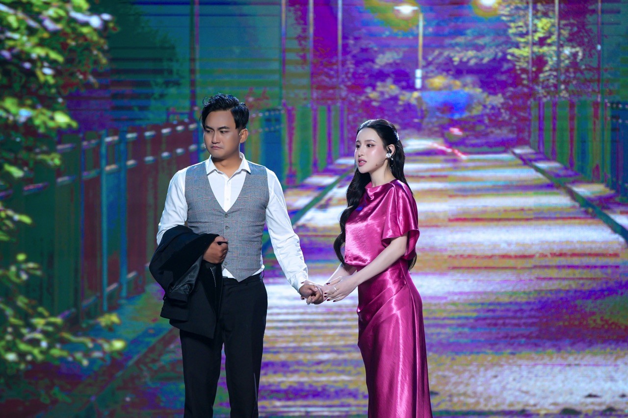 Đoàn Bảo Ân quá đẹp trai, danh ca Thái Châu ghen tị nói “tôi thấy mình nhỏ bé”