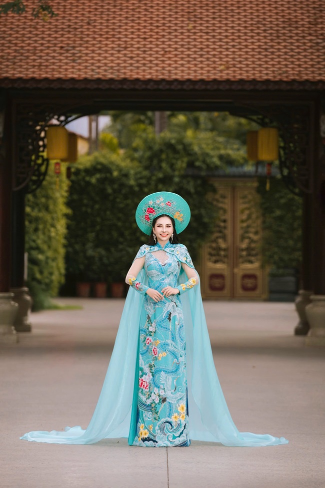 dai-su-truyen-thong-khiet-tran-huong-ung-le-hoi-ao-dai-tphcm-2025-TGNGUOINOITIENG 16