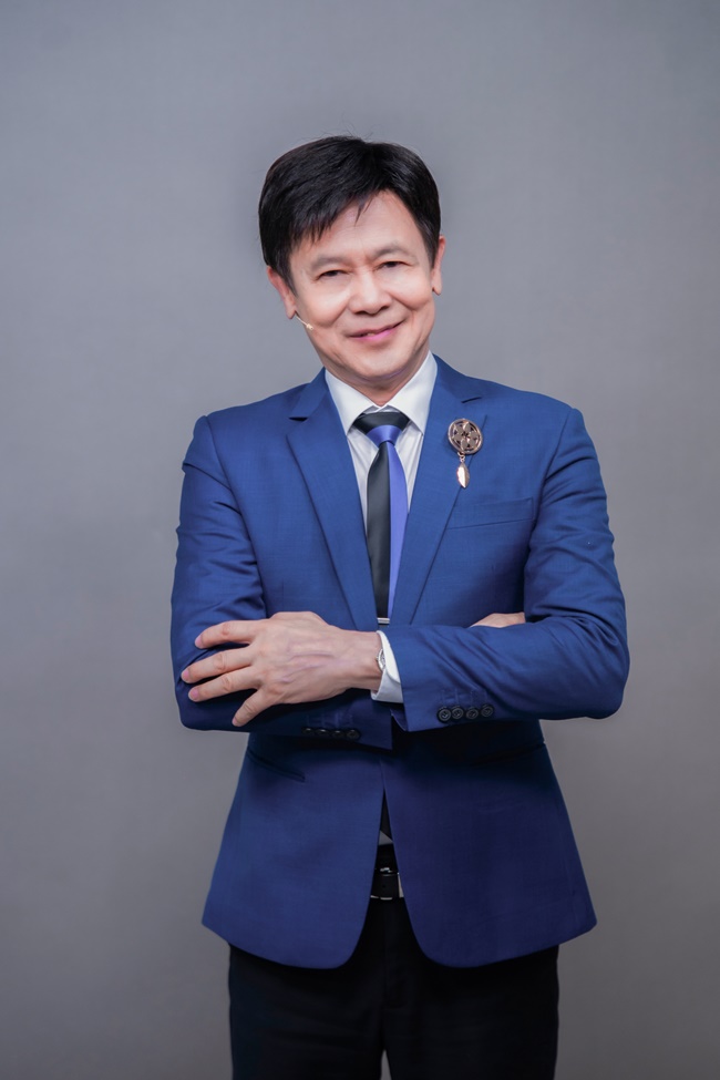 hoang-tam-anh-he-lo-phien-ban-dac-biet-cua-khong-con-mua-thu-tren-san-khau-hay-nghe-toi-hat-tgnguoinoitieeng 2