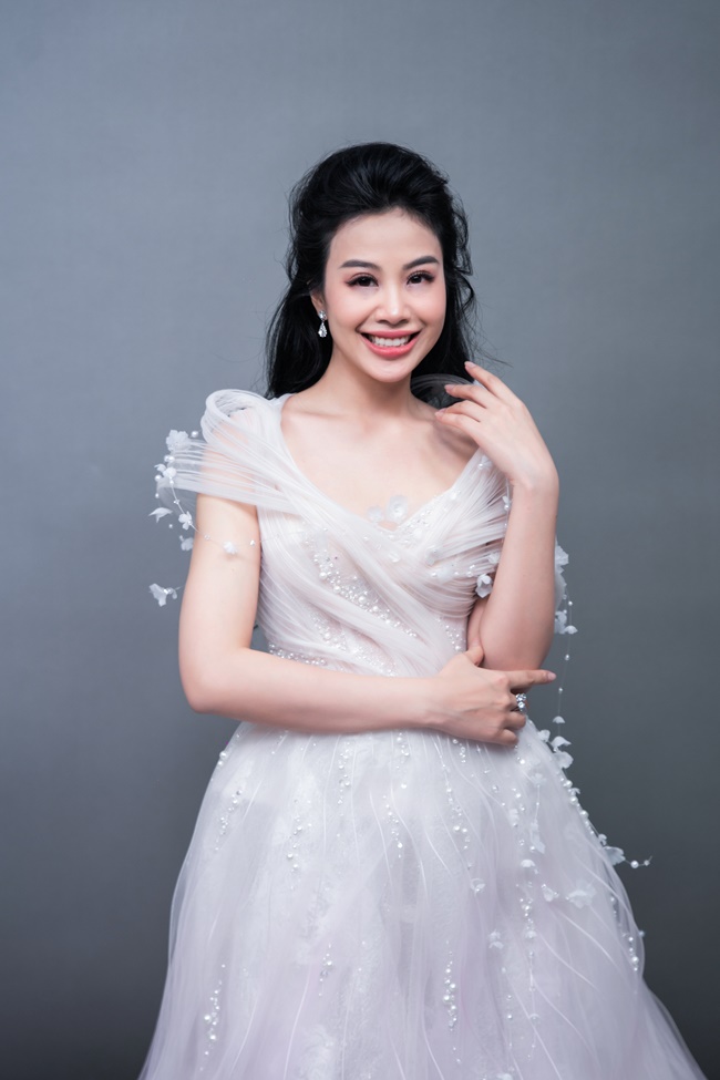 hoang-tam-anh-he-lo-phien-ban-dac-biet-cua-khong-con-mua-thu-tren-san-khau-hay-nghe-toi-hat-tgnguoinoitieeng 4