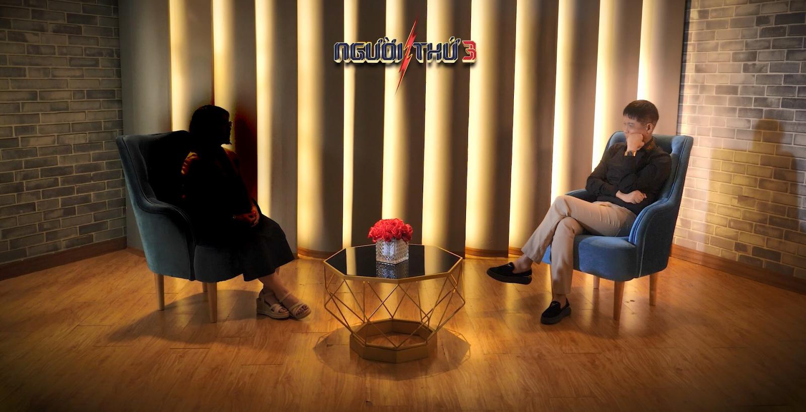 Người Thứ 3: Đạo diễn Lê Hoàng trách cô vợ quá nhu nhược khi nấu cơm, giặt đồ cho tình nhân của chồng
