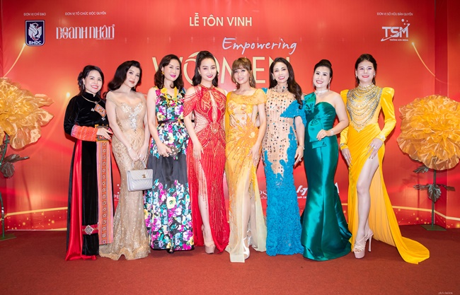 dj-nguyen-hong-doan-doll-rang-ro-nhan-giai-bong-hong-tai-nang-TGNGUOINOITIENG01