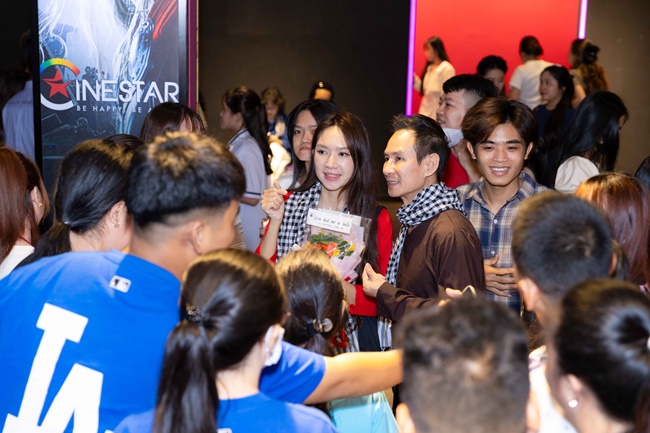 lat-mat-8-cua-ly-hai-vo-oa-khi-duoc-khan-gia-yeu-thuong-vay-kin-tai-cinetour-tgnguoinoitieng 36