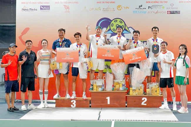 hang-tram-van-dong-vien-hoi-tu-tai-pickleball-hanh-trinh-nhan-ai-2025-o-tphcm-tgnnt 1
