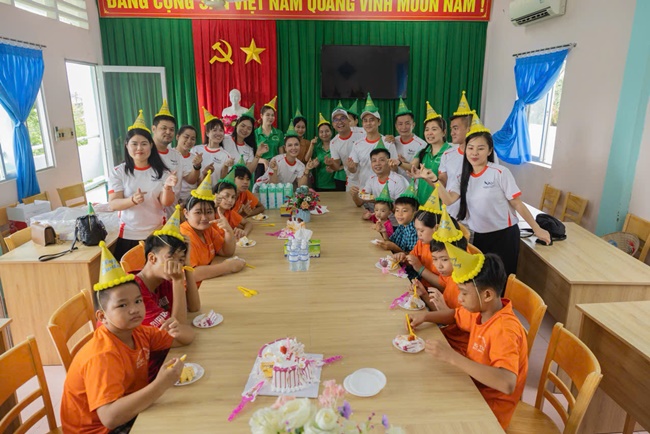hang-tram-van-dong-vien-hoi-tu-tai-pickleball-hanh-trinh-nhan-ai-2025-o-tphcm-tgnnt 3