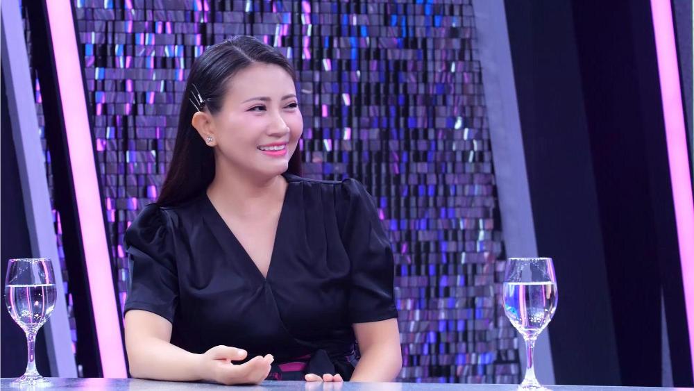 MC Phương Uyên, diễn viên Huỳnh Ngân bàn luận về chuyện “chồng đi đèn mờ”