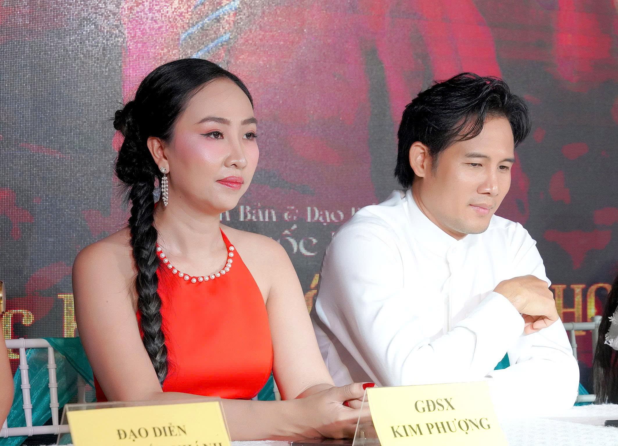 hong-quyen-choi-lon-to-chuc-liveshow-3-bang-nhac-kich-mong-phu-hoa-TGNGUOINOITIENG11